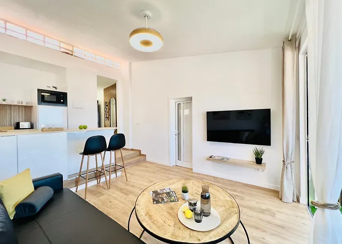 아파트 Paulmarie Miraverde 아데제